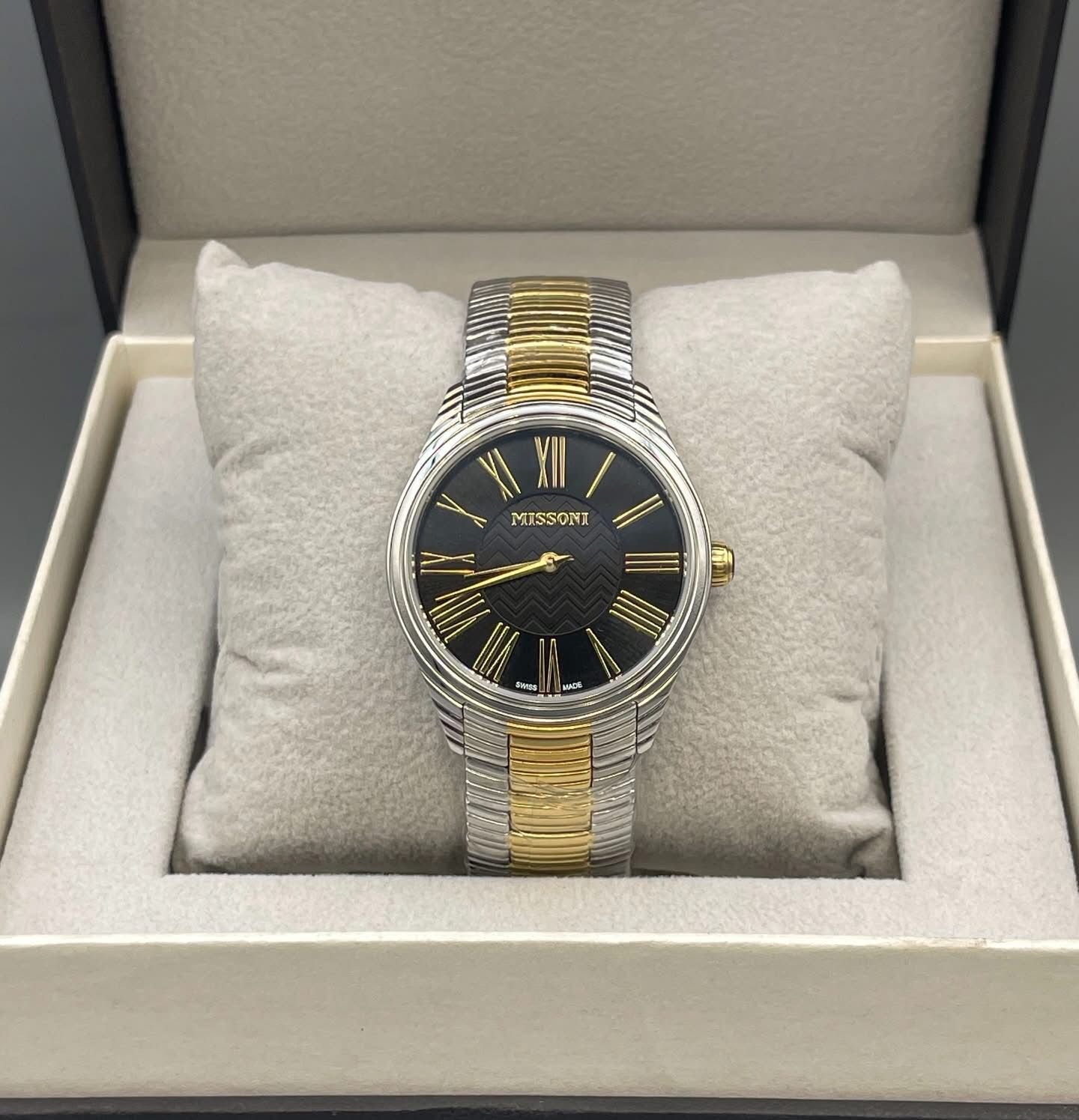 Missoni Optic Zigzag with classic Roma numerals with stunning braclet – 35mm - Image 4