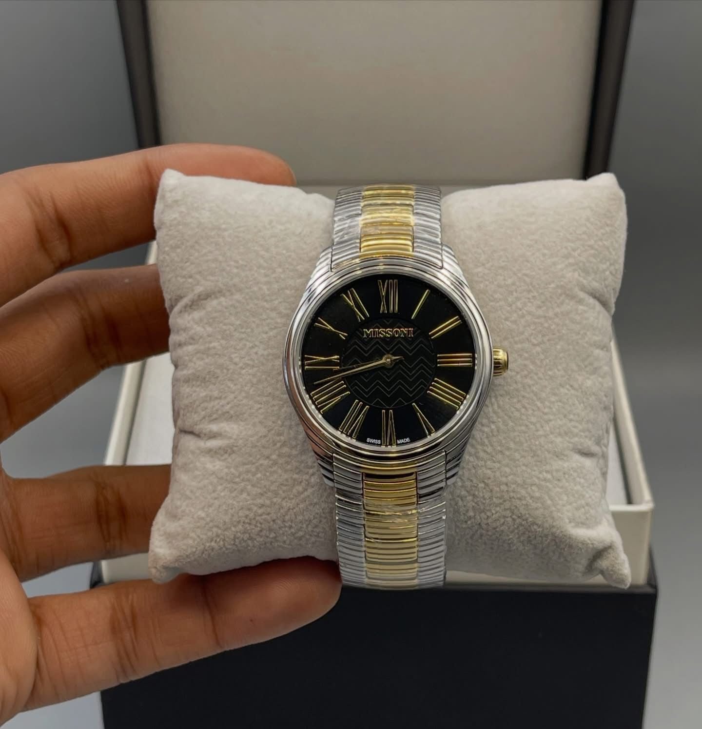 Missoni Optic Zigzag with classic Roma numerals with stunning braclet – 35mm - Image 2